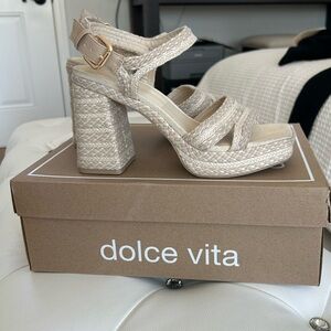Dolce Vita Angie Sandals, Tan Size 8
